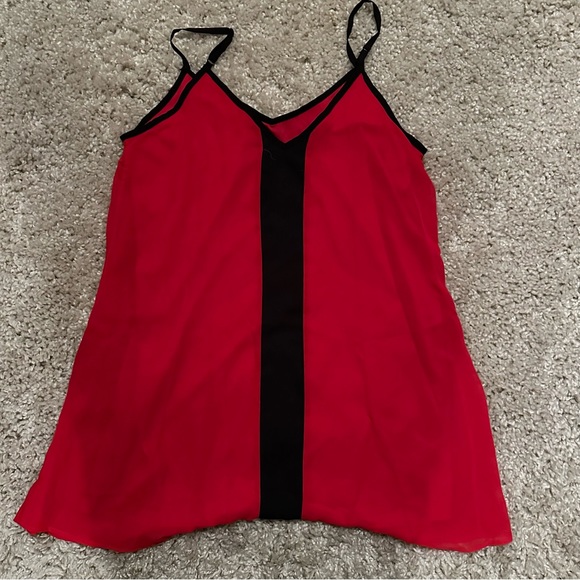 GUESS Red & Black Flowy Dress - Size Large - Excellent Condition - Picture 3 of 5